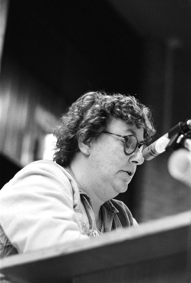 Vrouwenstudies 1981 geopend door Annemarie Grewel in Universiteit van Adam van 29 jun tm 4 juli vinden er discussies, Bestanddeelnr 931-5704
