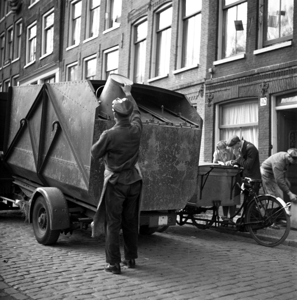 Vuilnisman leegt vuilnisemmer, Bestanddeelnr 254-2344