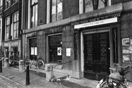 Vrouwenhuis Nieuwe Herengracht Amsterdam (exterieur), opdracht Studentenkrant, Bestanddeelnr 928-4700