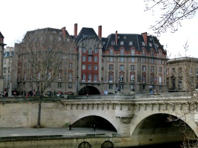 Vue sur le pont neuf