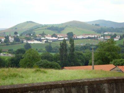 Vue sur Hélette (Pyr-Atl, fr) à partir de la chapelle St.Vincent