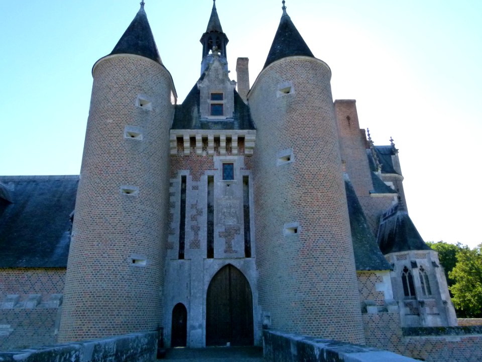 Vue sur l'entrée du château