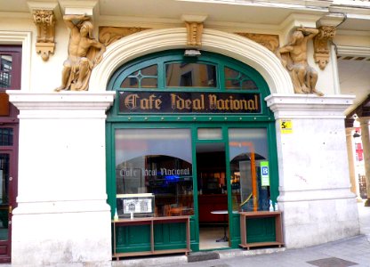 Valladolid - Edificio en la Plaza Mayor, nº 3 (Café Ideal Nacional)