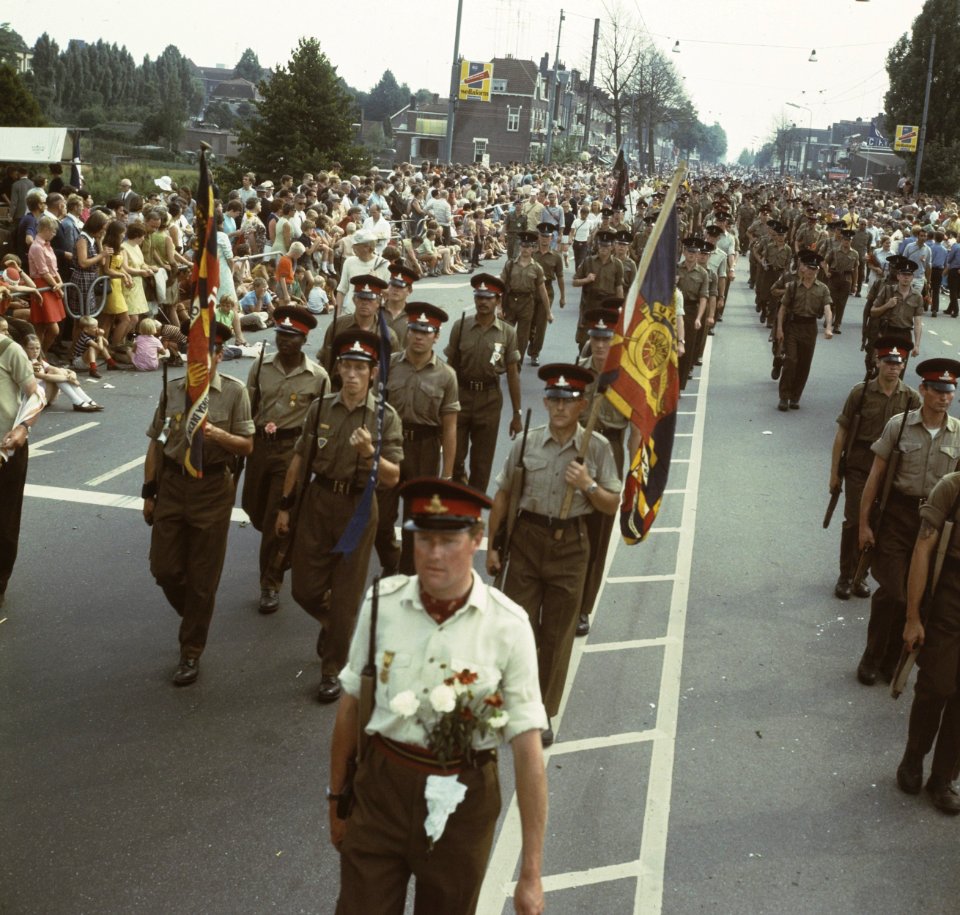 Vierdaagse Nijmegen, finale, Bestanddeelnr 254-8522