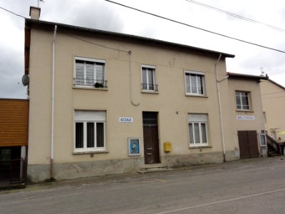 Vélaine-sous-Amance (M-et-M) école et bibliothèque