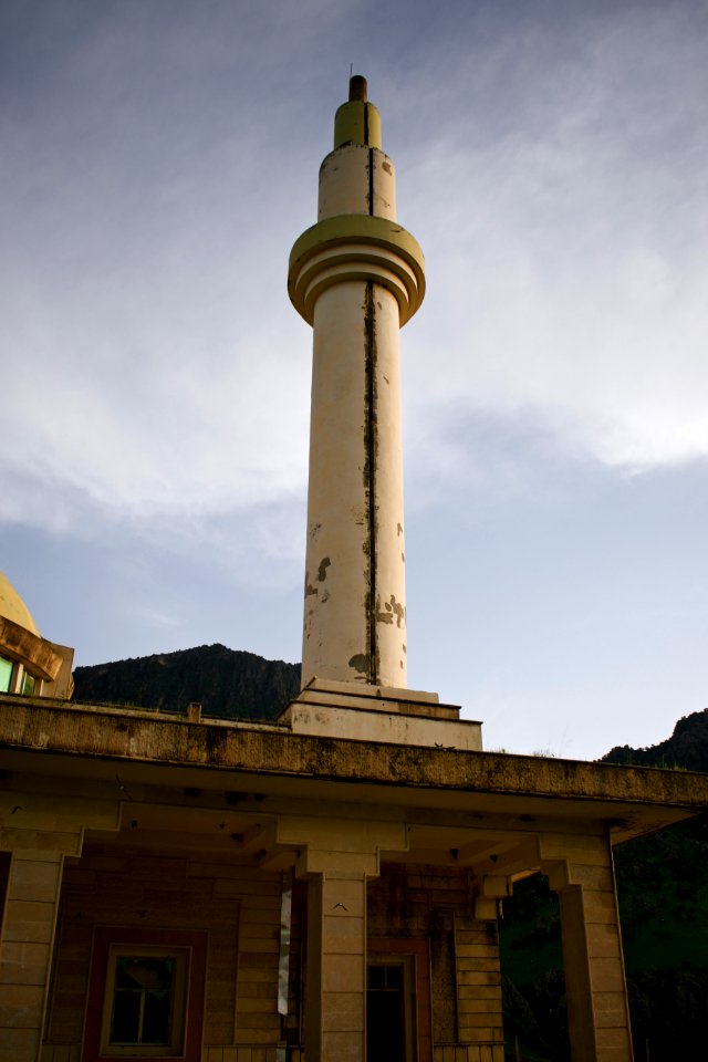 Views of the abandoned resort development behind Bekhma Dam 04