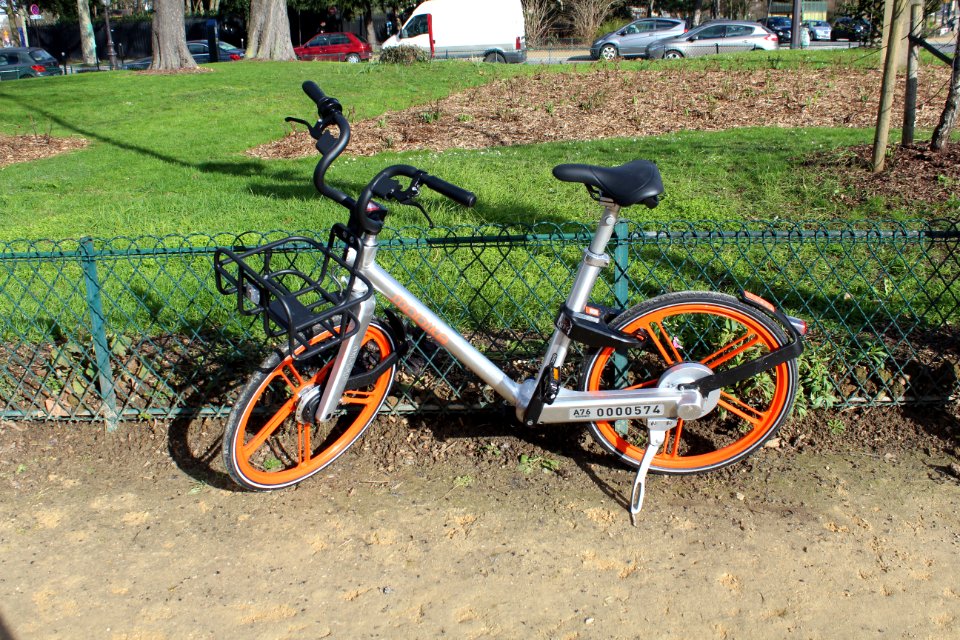 Vélo Mobike place Maréchal Lattre Tassigny Paris 1