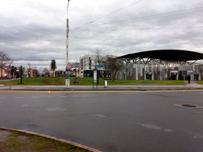Vénissieux - Place Jules Grandclément, depuis la rue Nelson Mandela