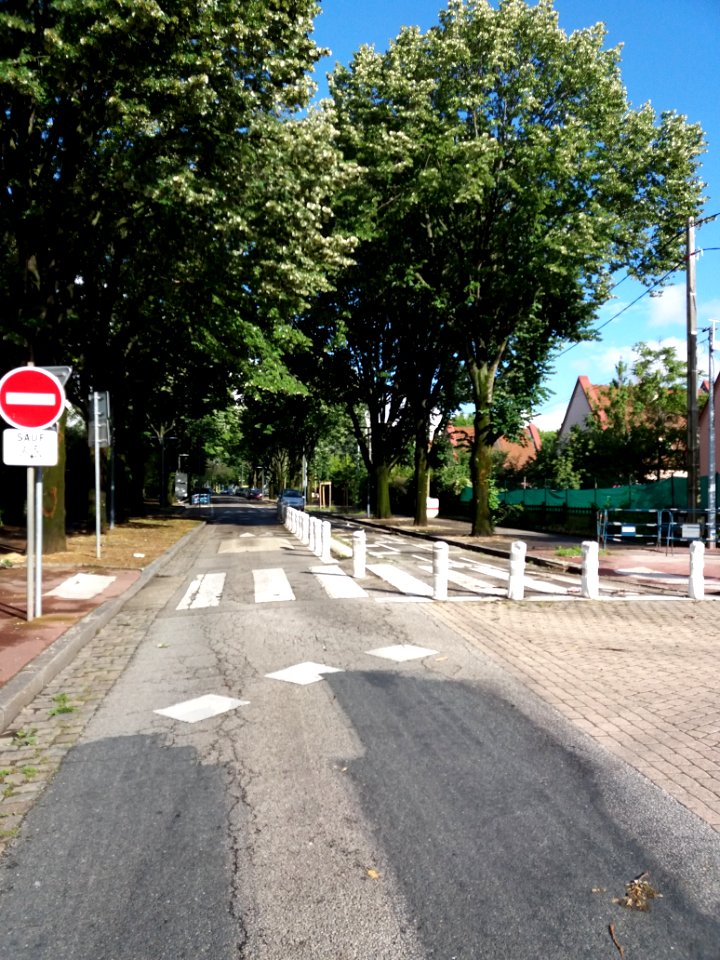 Vénissieux - Rue Jean Vilar, depuis la rue Banette et Planchon