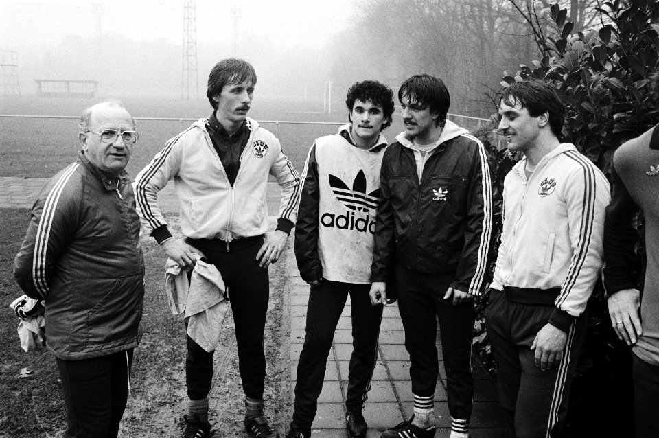 V.l.n.r. bondscoach Rijvers, Koolhof, Gerald Vanenburg , Ben Wijnstekers en Edo , Bestanddeelnr 932-4777