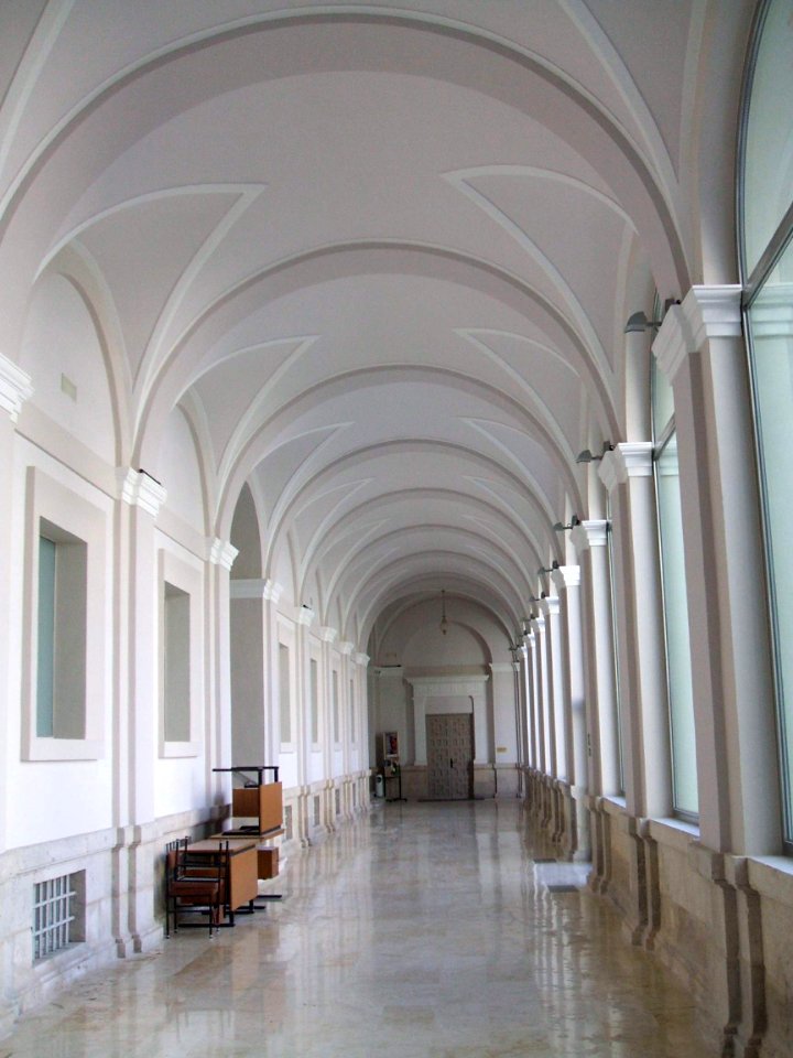 Valladolid - Patio del Convento de los Agustinos Filipinos (Museo Oriental) 06