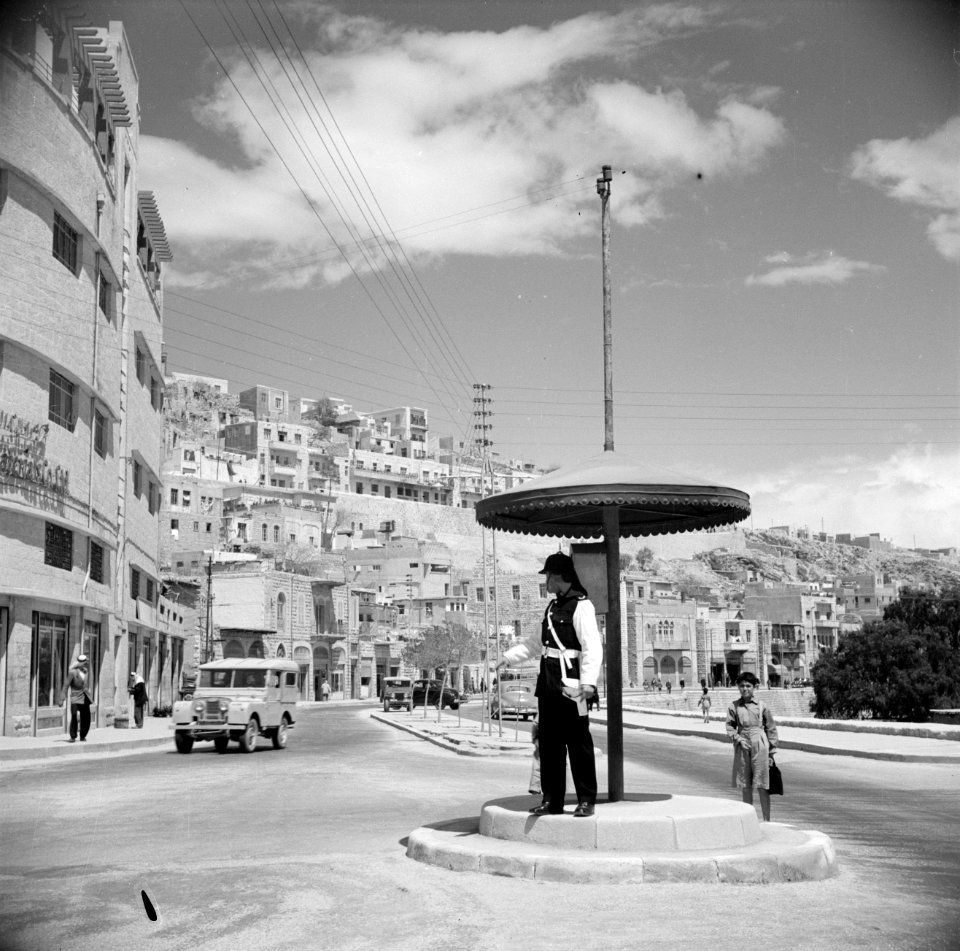 Verkeersrotonde in Amman, Bestanddeelnr 255-5005