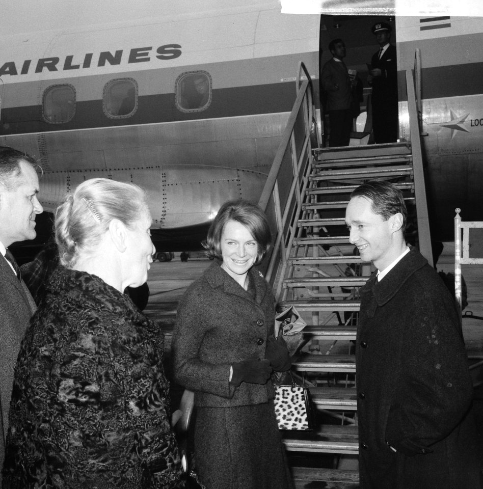 Vertrek prinses Irene en Carlos van Schiphol naar Madrid, Bestanddeelnr 918-7181