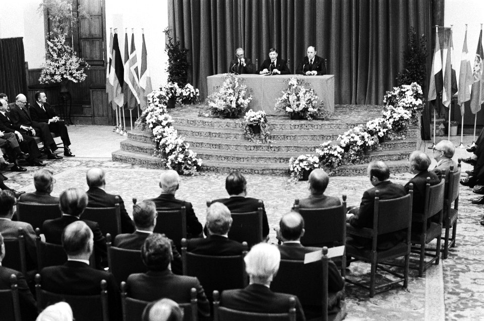 Vergaderingen, plechtigheden, ministers, Bestanddeelnr 930-2909