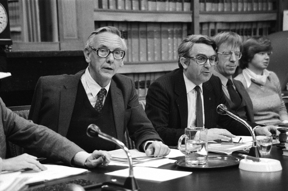Vergadering vaste kamercommissie voor BuZa o.a. over Pole Minister Van der Stoel, Bestanddeelnr 931-9231