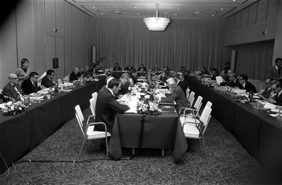 Vergadering van Europese Radio Unie in Hilton Hotel Amsterdam. Mr. A. Dean (Zwit, Bestanddeelnr 923-3996