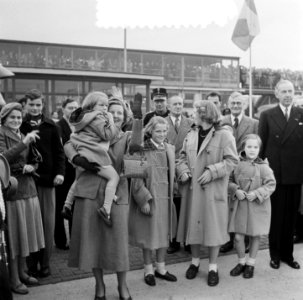 Vertrek Prins Bernhard naar Zuid-Amerika, Bestanddeelnr 905-3837