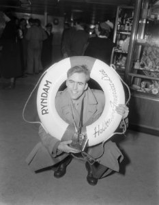 Vertrek honkbalspeler J. H. Smidt naar Melbourne met de Rijndam, Bestanddeelnr 906-3058