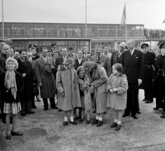Vertrek Prins Bernhard naar Zuid-Amerika, Bestanddeelnr 905-3839