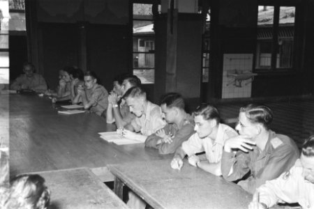 Vergaderingen contact-officieren in AMVI Batavia, Bestanddeelnr 496-6-2