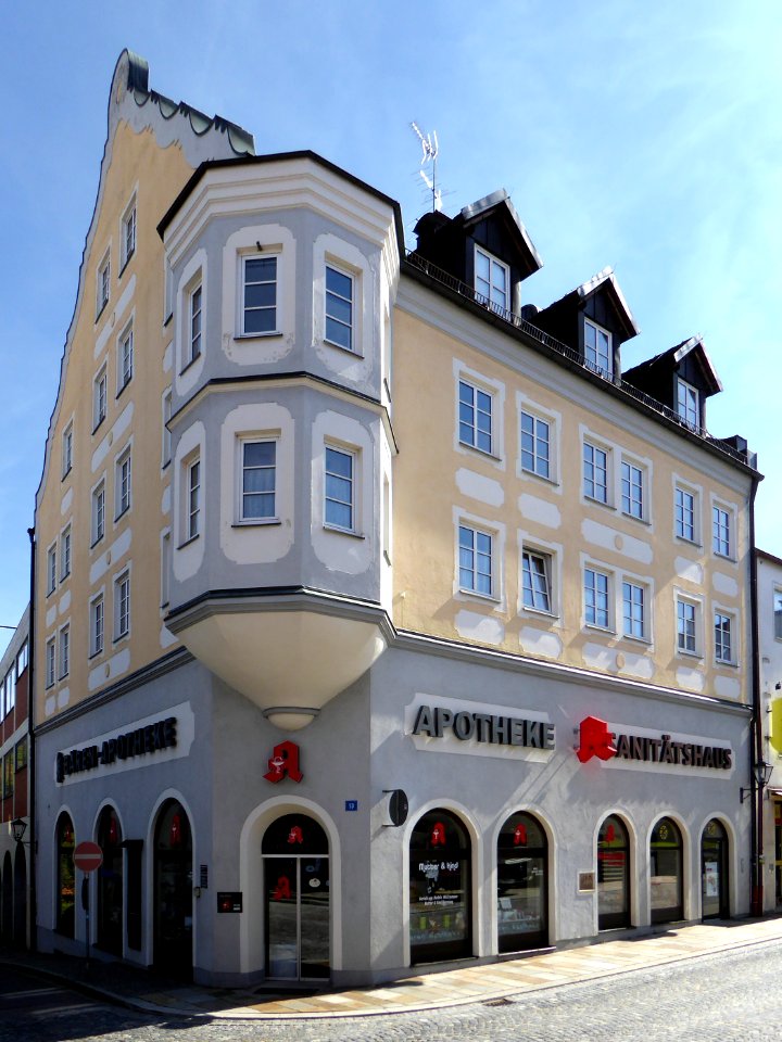 Viechtach, Mönchshofstraße 13 (Apotheke), 2