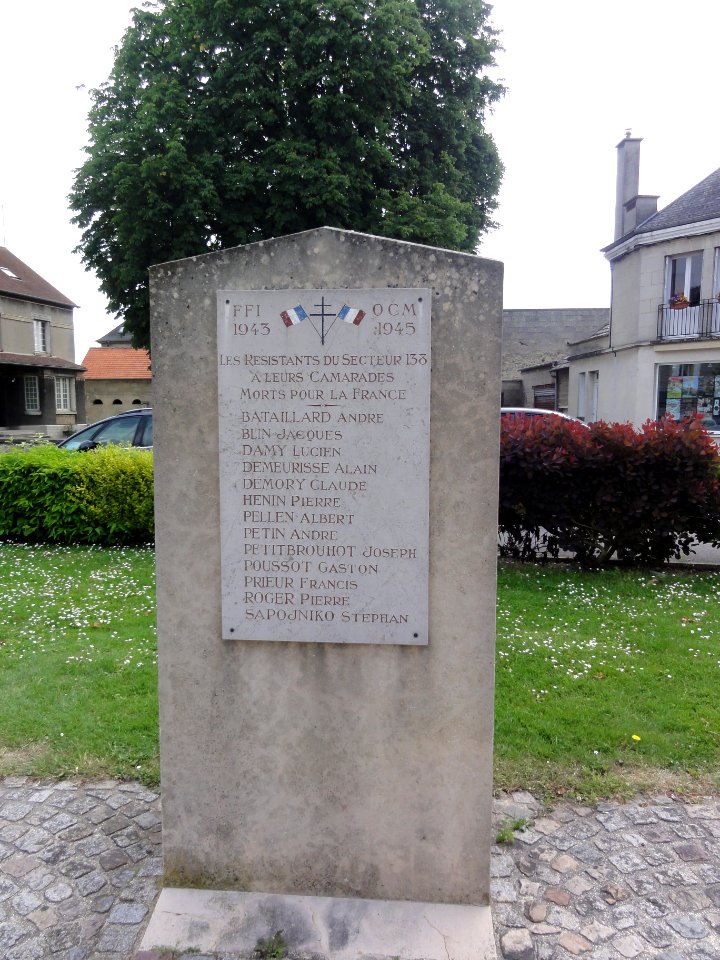 Vic-sur-Aisne monument des résistants