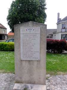 Vic-sur-Aisne monument des résistants