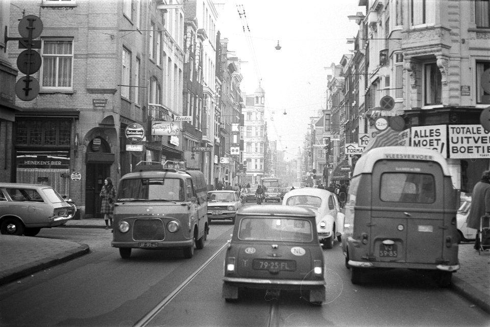 Verkeer in Utrechtsestraat, Amsterdam, Bestanddeelnr 924-1771