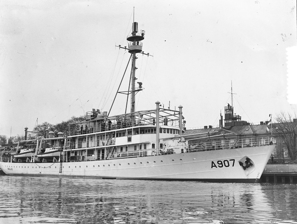 Vertrek Snellus naar Nieuw-Guinea, Bestanddeelnr 904-9751
