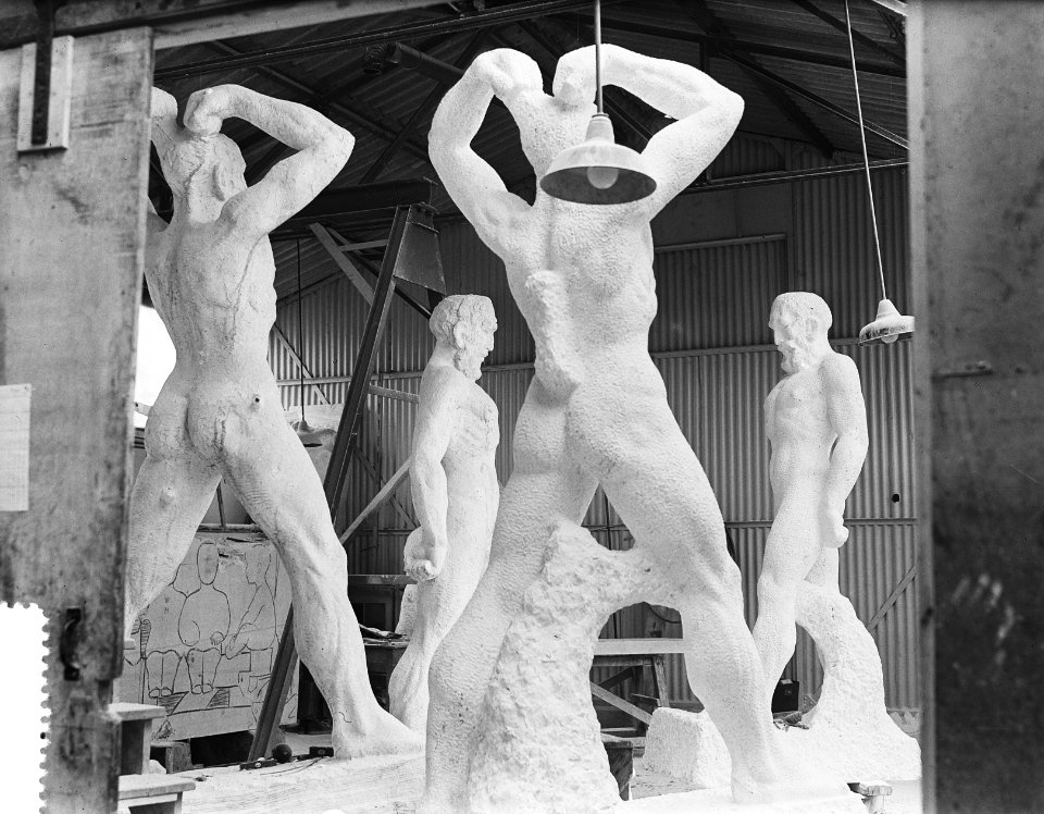 Vervaardiging van de beelden voor het Nationaal Monument bij Tetterode, Bestanddeelnr 907-2095