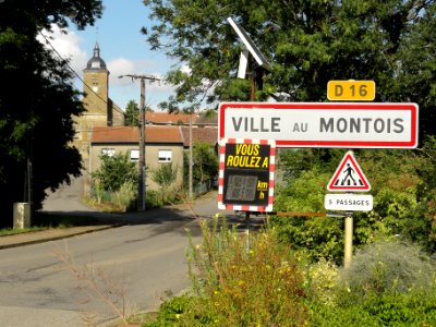 Ville-au-Montois (Meurthe-et-M.) city limit sign