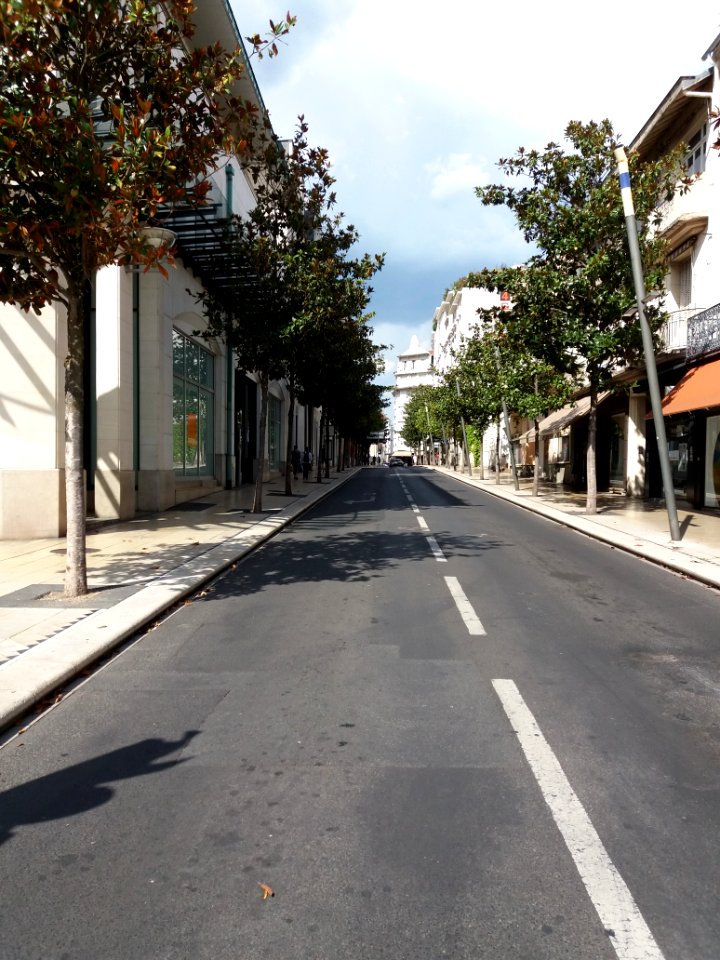 Vichy - Rue Jean Jaurès, depuis la rue Lucas