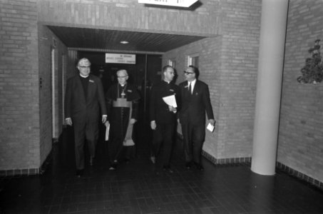Vier deelnemers aan de conferentie, Bestanddeelnr 920-4925