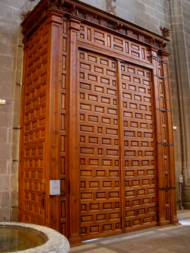 Villacastín - Iglesia de San Sebastián, interior 14