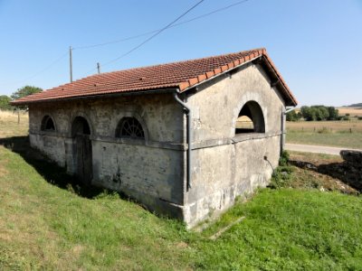Vignéville (Béthelainville, Meuse) lavoir (01)