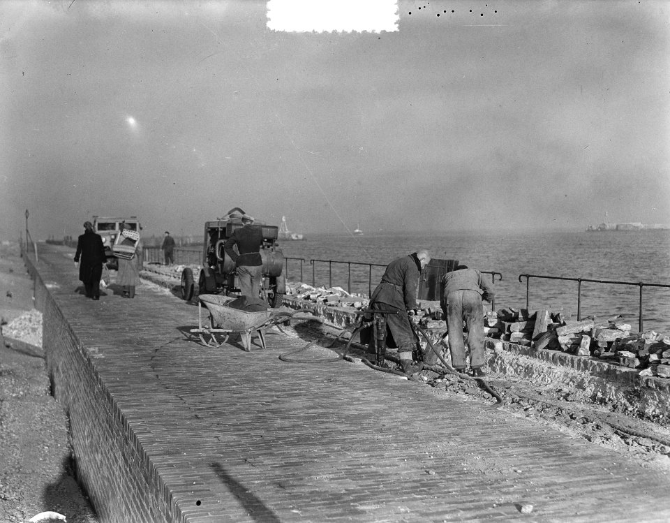 Werk aan de pier te IJmuiden, Bestanddeelnr 904-8019