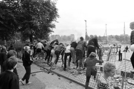 Vernieling op bouwplaats van de Stopera op het Waterlooplein diversen, Bestanddeelnr 932-2339