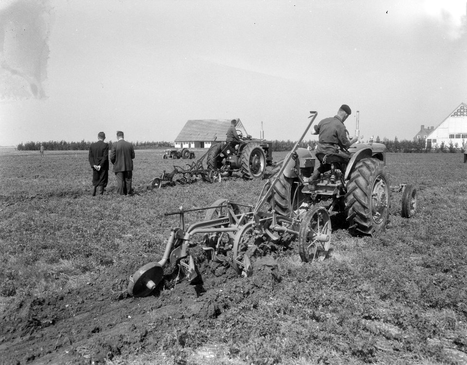 Wedstrijd ploegen in de Noordoostpolder, Bestanddeelnr 906-6506
