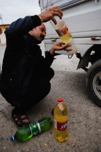 Views of the struggle to refill a gas tank in May of 2019 in Shingal 02