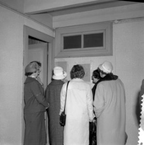 Wederopenstelling van het gerestaureerde Anne Frankhuis woonkamer van de fam Fr, Bestanddeelnr 911-2115