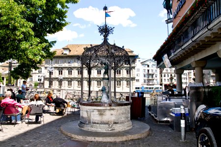 Weinplatzbrunnen 1