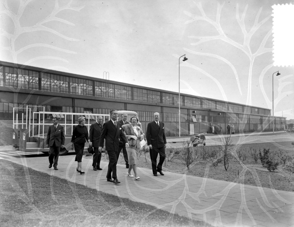 Werkbezoek Koningin aan Rotterdam (Pernis), Bestanddeelnr 907-7646