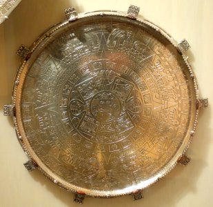 Waiter or Tray with Aztec sun calendar, Tiffany & Company, New York, exhibited in 1893 World's Columbian Exposition, silver and agate - Brooklyn Museum - DSC09502
