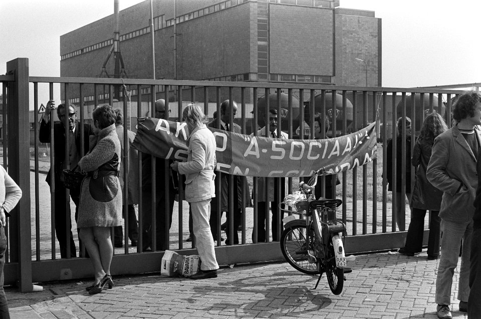 Werknemers hebben ENKA Breda bezet, Bestanddeelnr 925-8924
