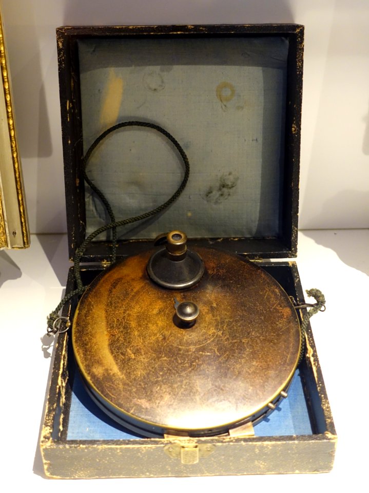 Waistcoat camera, miniature spy camera, 1866-1888 AD, TM20486 - Tekniska museet - Stockholm, Sweden - DSC01432