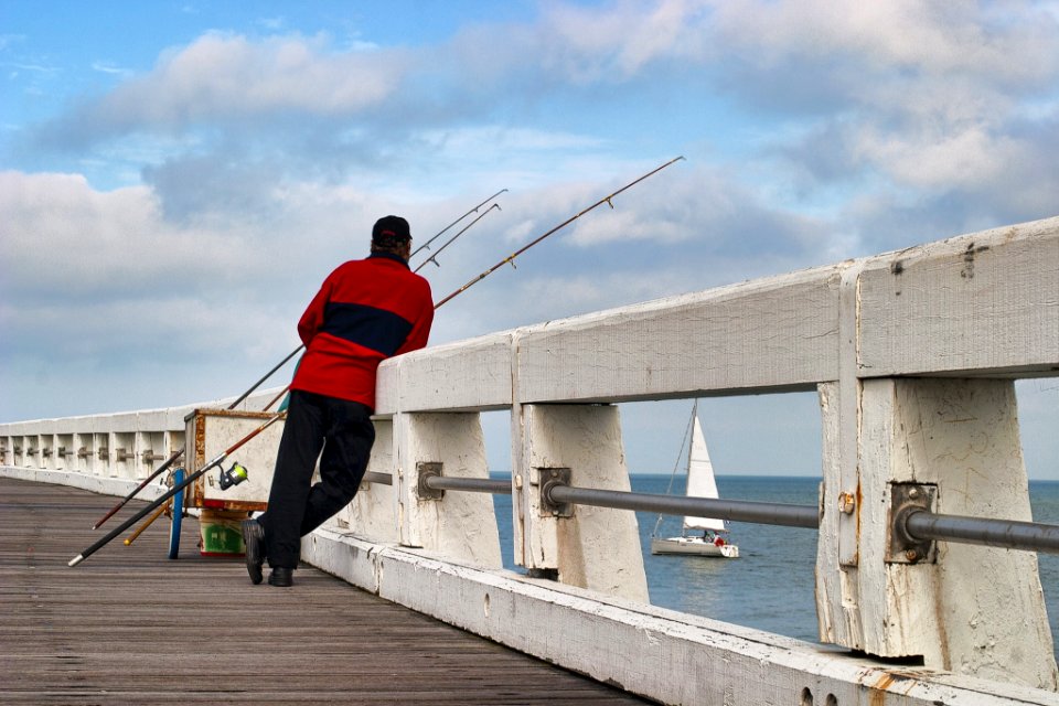 Waiting For The Fish (221118915)