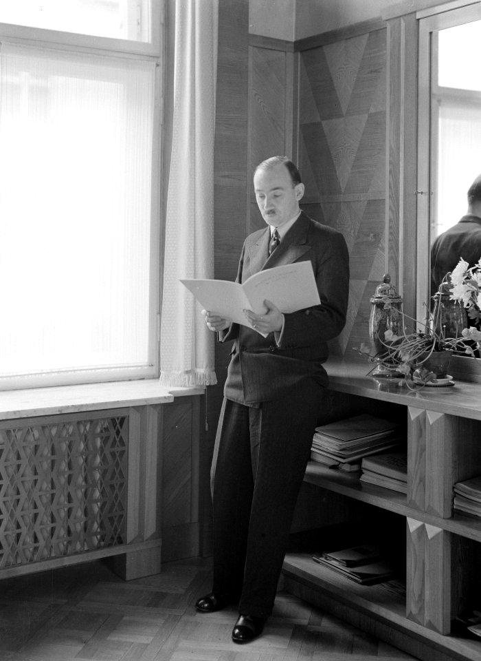 Wacław Jędrzejewicz, minister van onderwijs en cultuur in Polen, Bestanddeelnr 190-1257