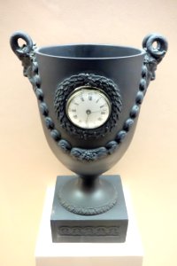 Watch-Holder Vase - Wedgwood, designed by Friedrich Kirschner, c. 1774 - Brooklyn Museum - Brooklyn, NY - DSC08911