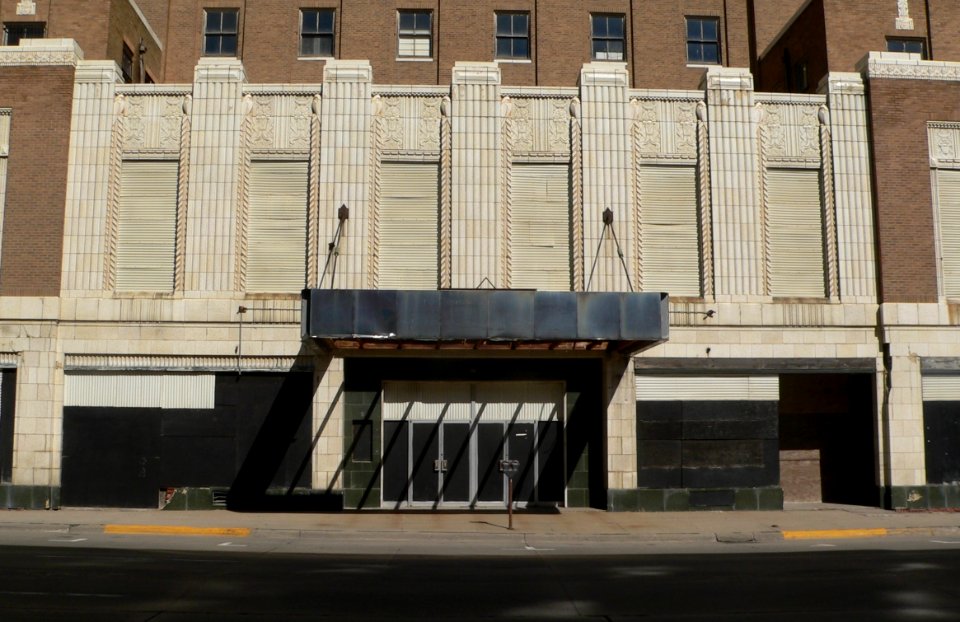 Warrior Hotel (Sioux City) S center 2