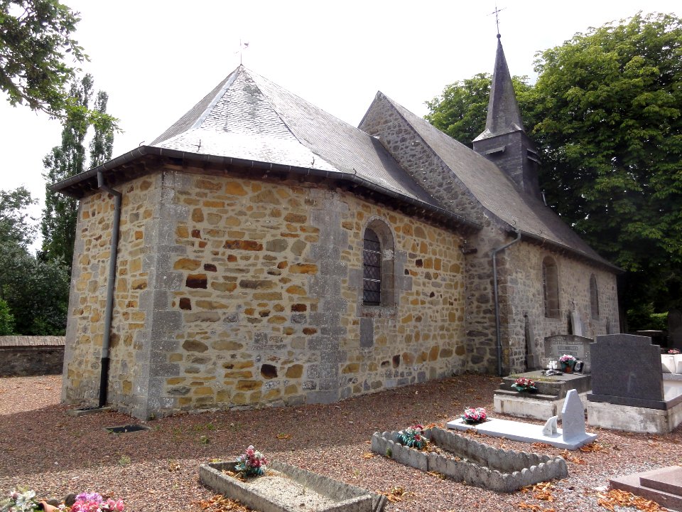 Wattignies-la-Victoire (Nord, Fr) église, coté nord
